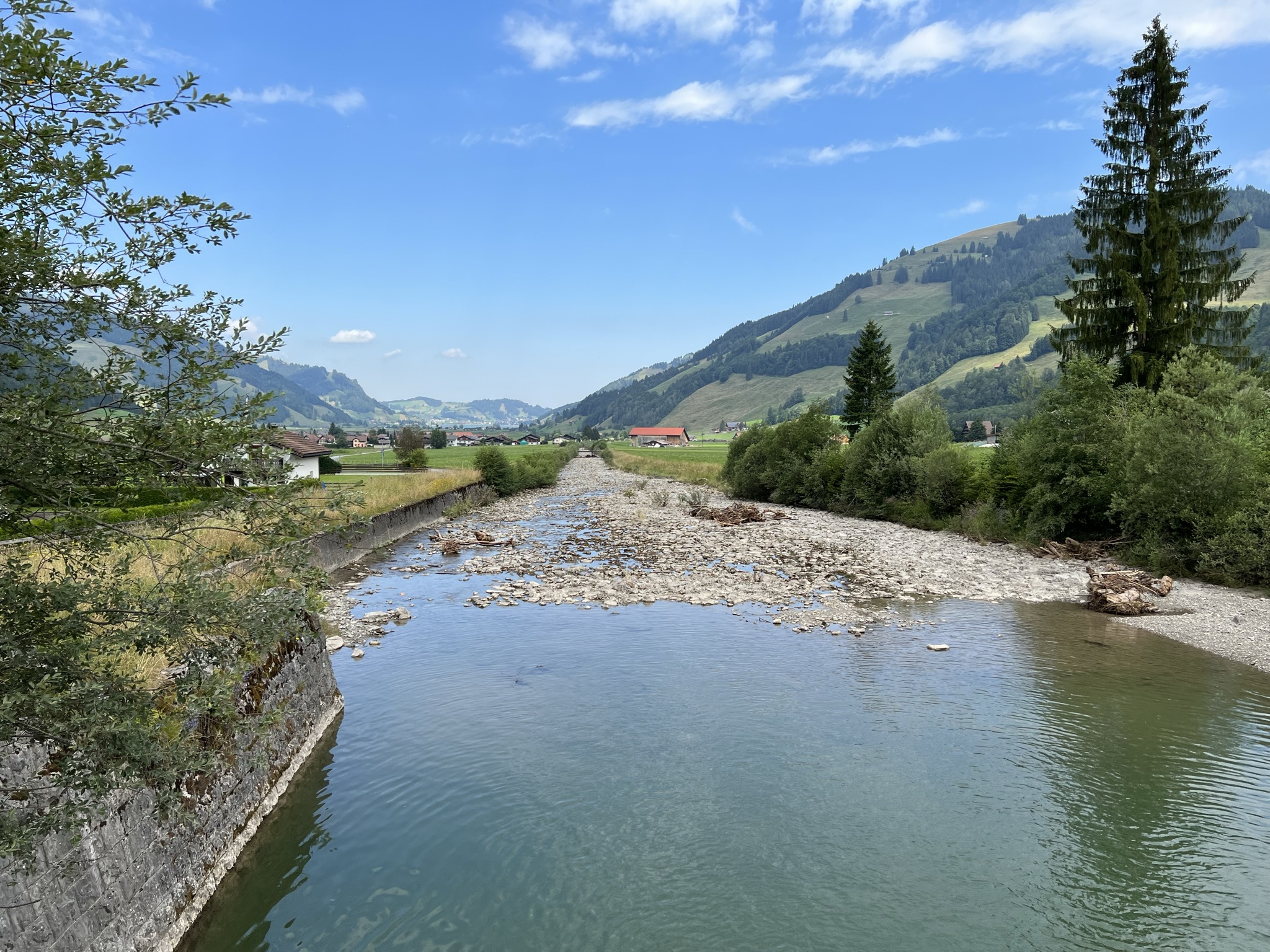 Bezirk intelligence overview